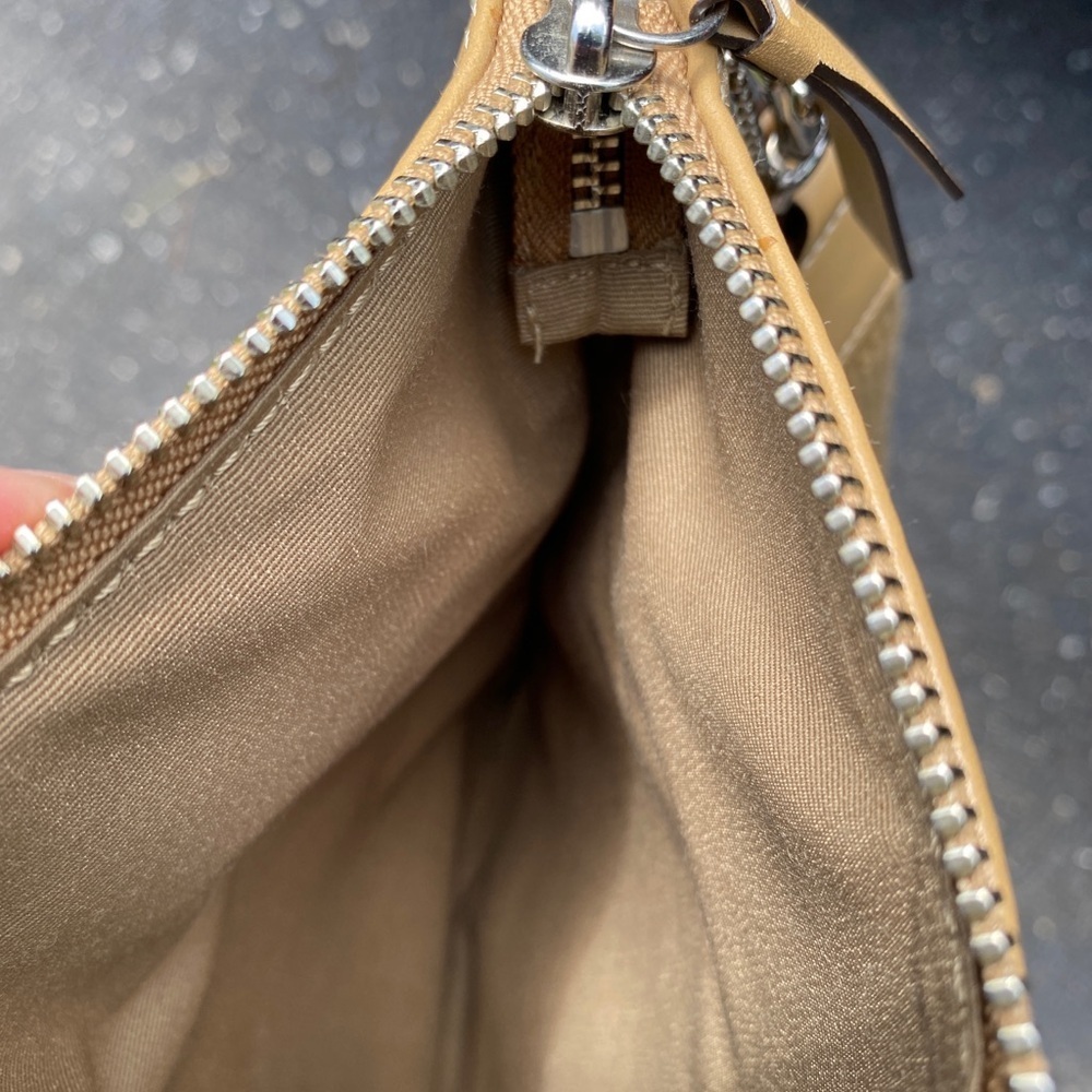 Coach Tan Crossbody Bag with Structured Design and Gold Hardware - Picture 8 of 8
